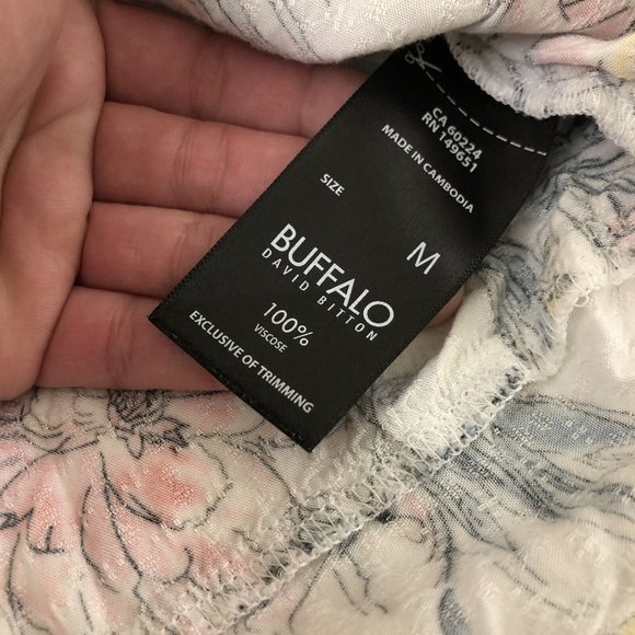 Buffalo David Bitton Size Medium Floral Tie Front Blouse Top Crochet Trim - Picture 7 of 9